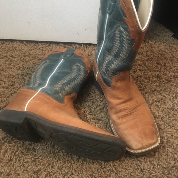Cowboy boots - Picture 2 of 3